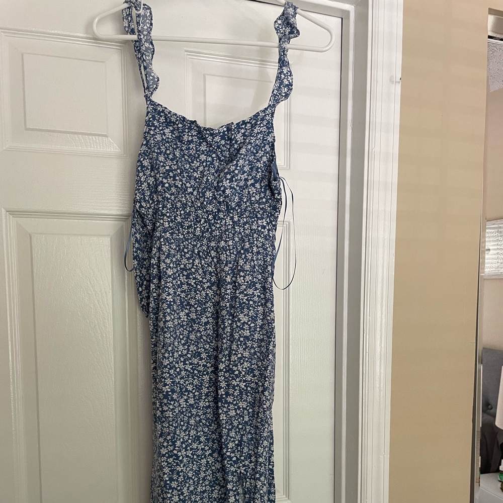 Pink lily dress. New, never worn.